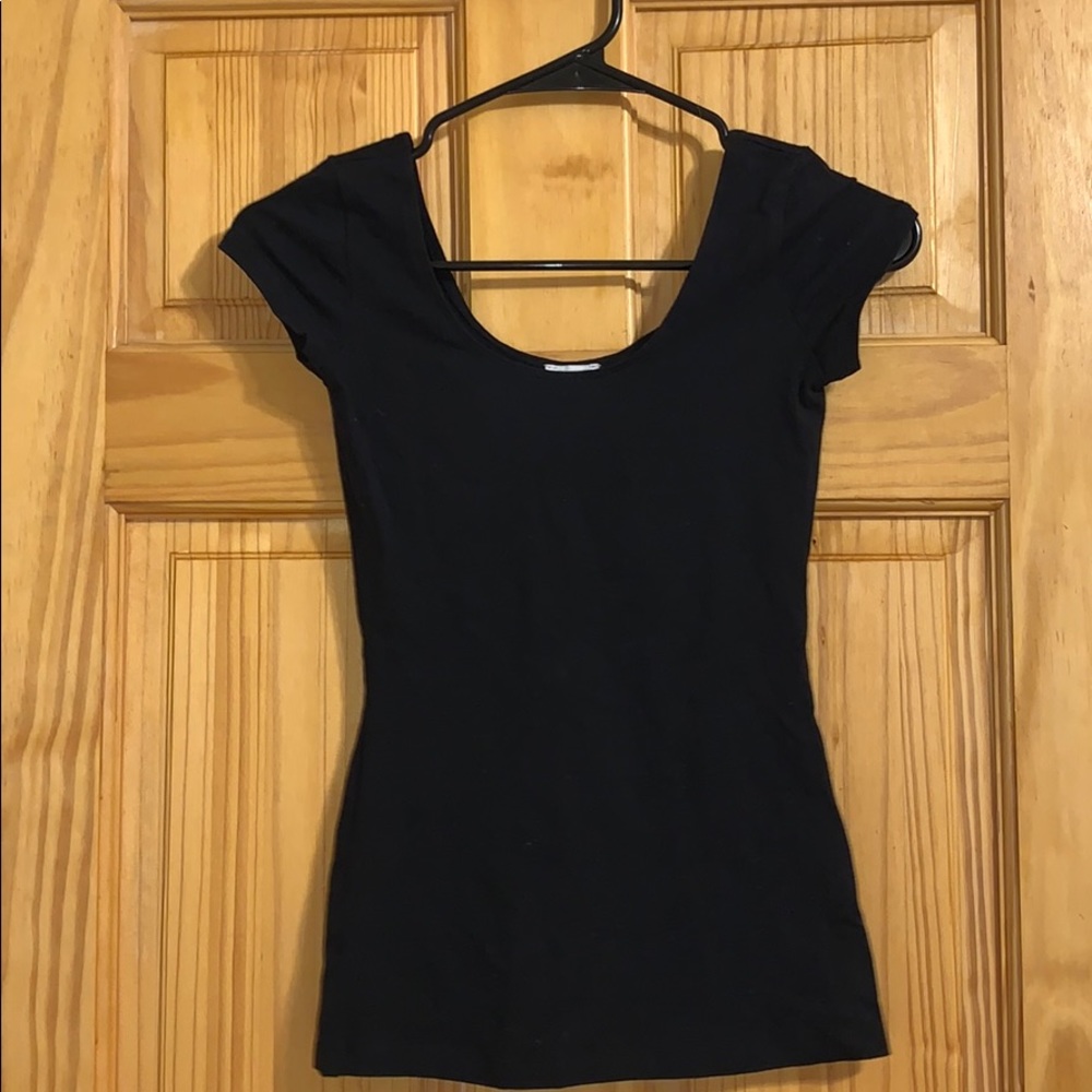 Black scoop neck t shirt